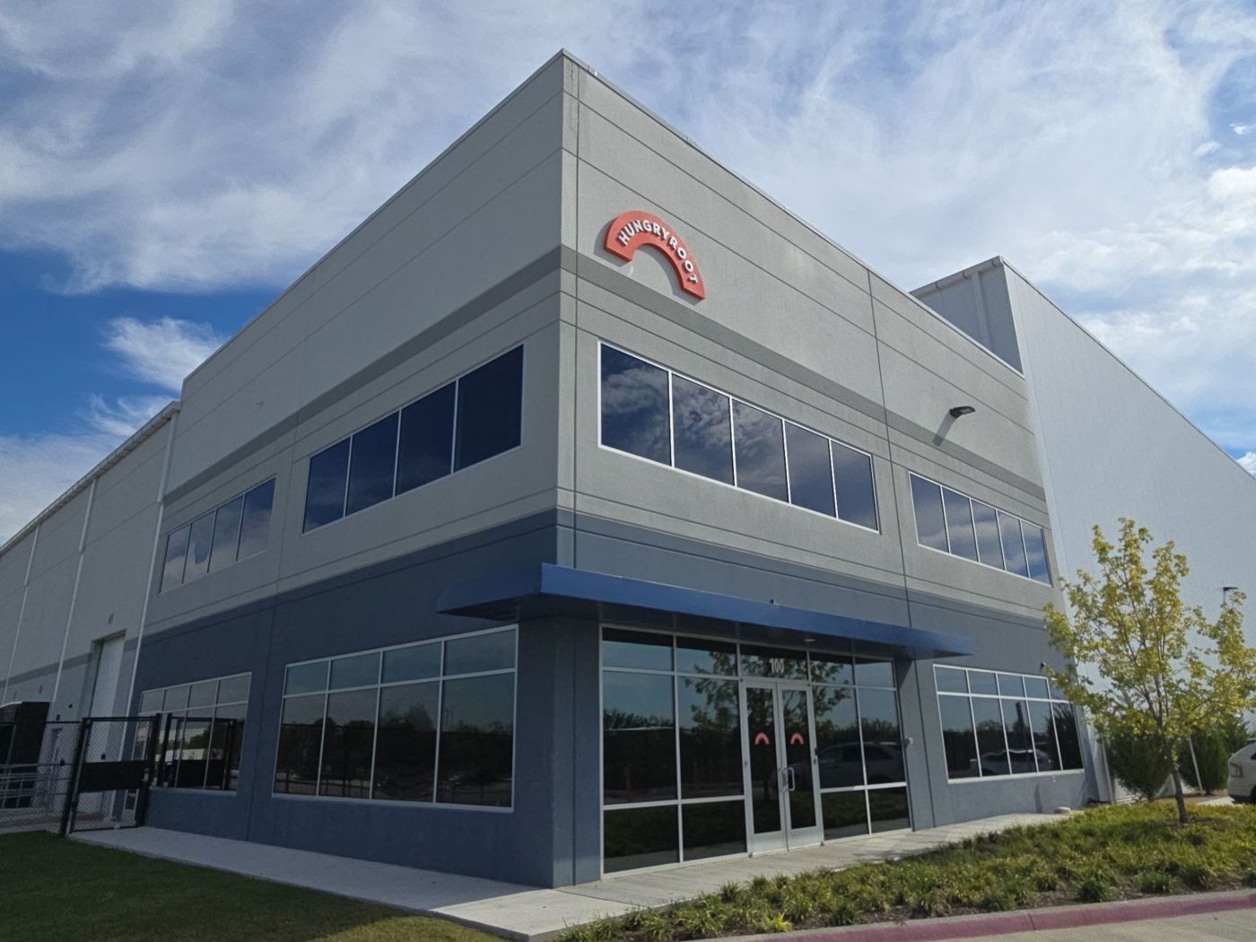 Hungryroot exterior building sign installed by Brown Graphics